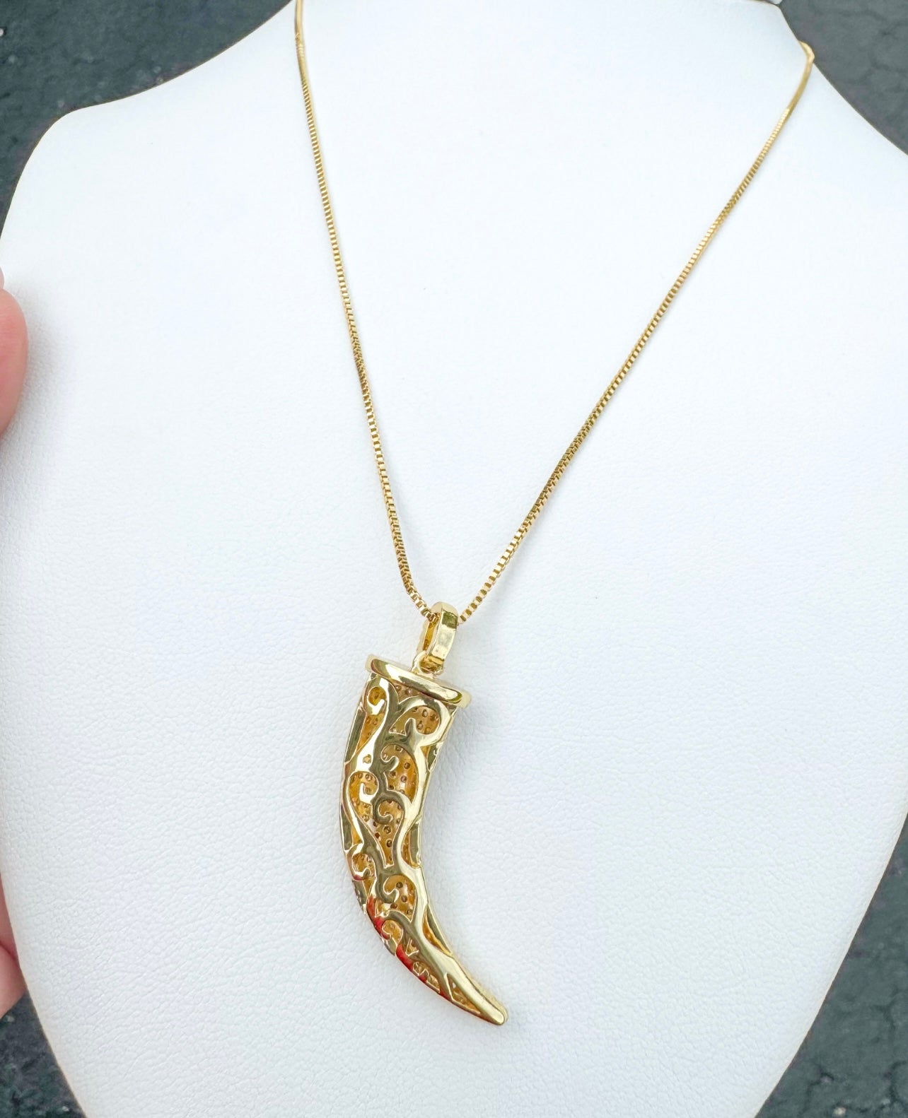 Gold Teeth shape charm pendant