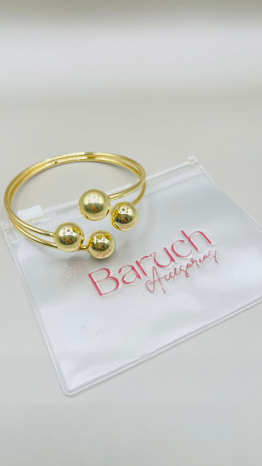 GOLD BANGLE