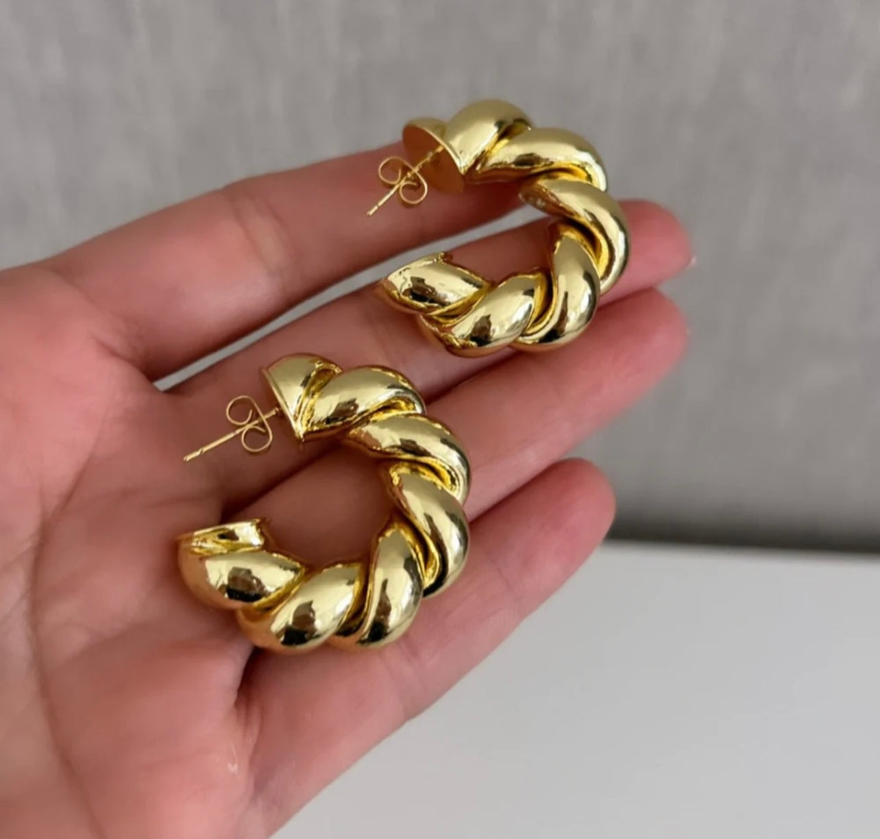 GOLD HOOPS