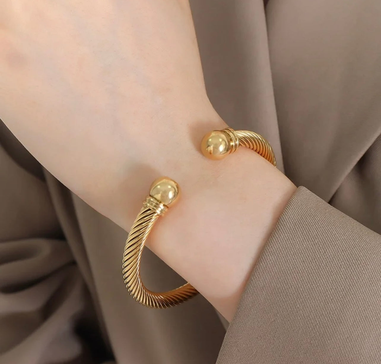 GOLD BANGLE