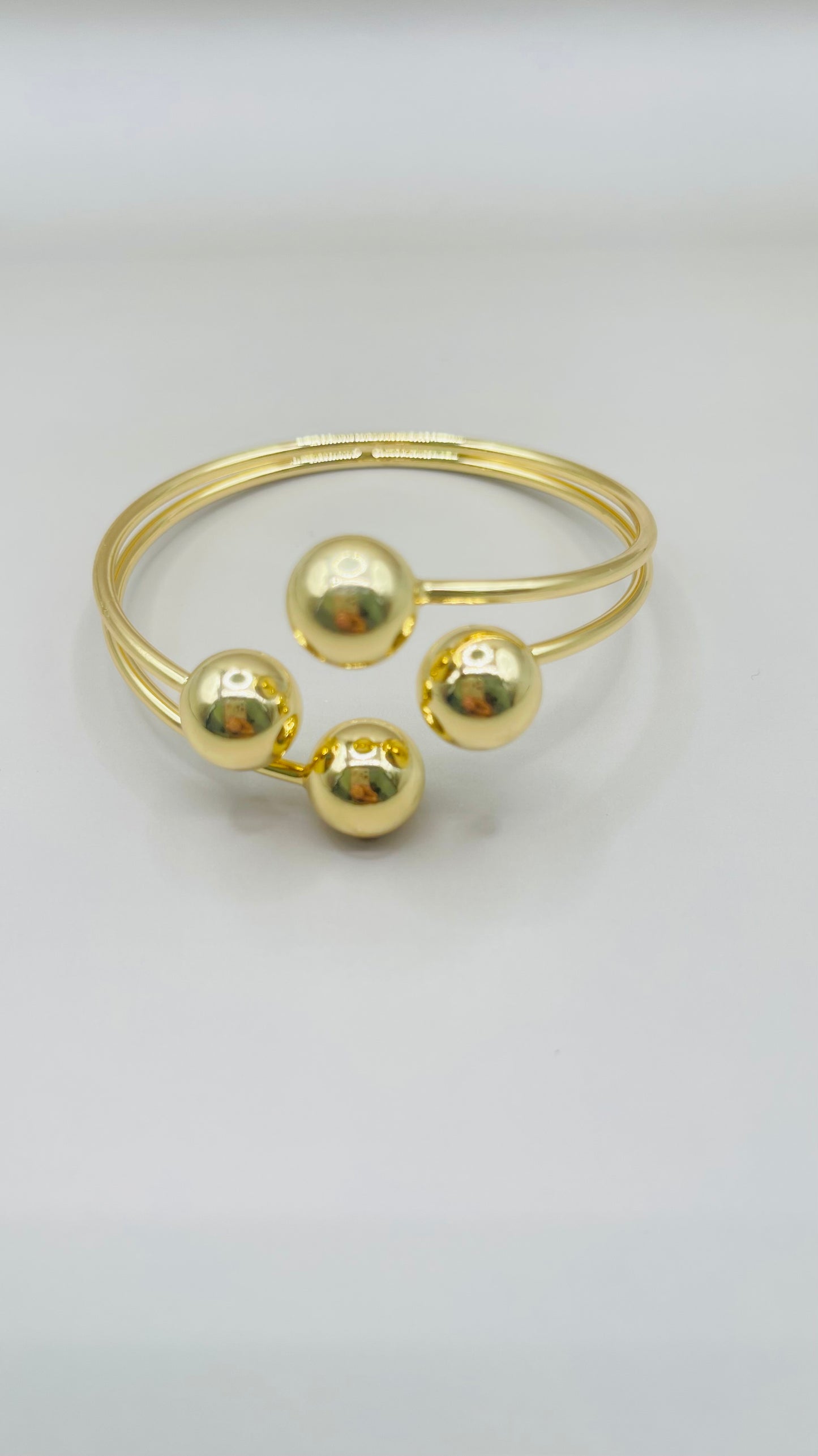 GOLD BANGLE